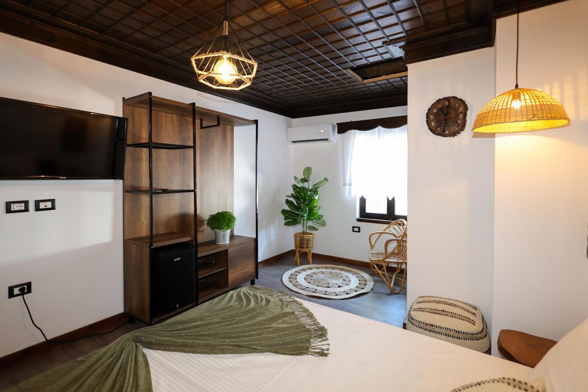 Ador Boutique Hotel Berat Exterior photo