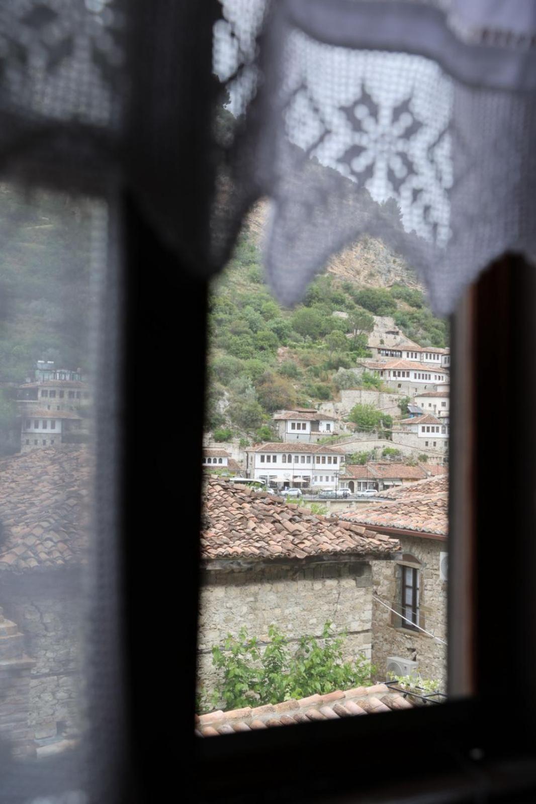 Ador Boutique Hotel Berat Exterior photo